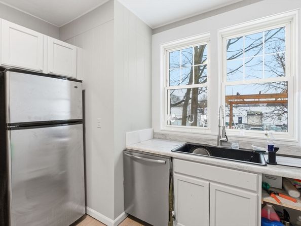 8 Laurel St, Whitman MA 02382