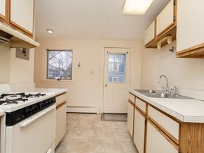 1 Oakland St 2, Newburyport MA 01950