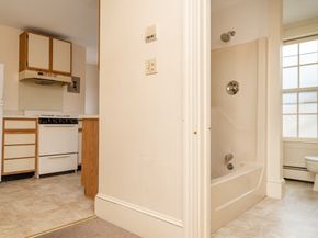 1 Oakland St 2, Newburyport MA 01950