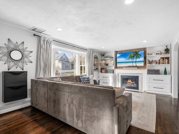 26 Berlin Ave, Milton MA 02186