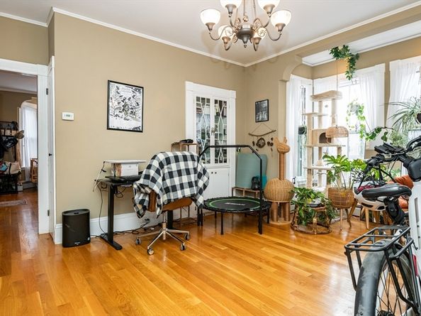 7 Forrester St, Salem MA 01970