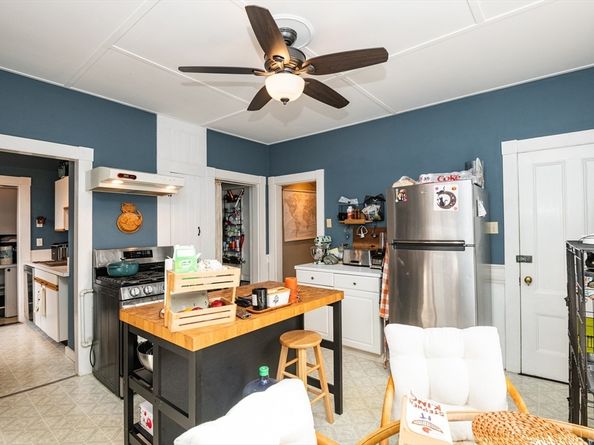 7 Forrester St, Salem MA 01970