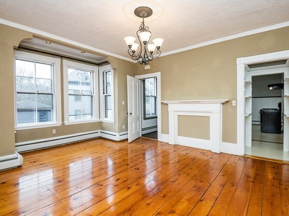 7 Forrester St, Salem MA 01970