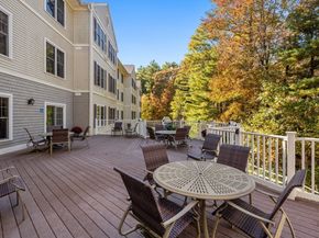 7 Crescent Way 105, Sturbridge MA 01518