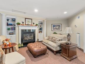 7 Crescent Way 105, Sturbridge MA 01518