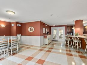 7 Crescent Way 105, Sturbridge MA 01518