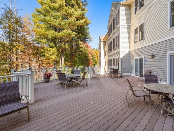 7 Crescent Way 105, Sturbridge MA 01518