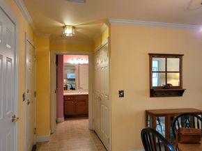 7 Crescent Way 105, Sturbridge MA 01518