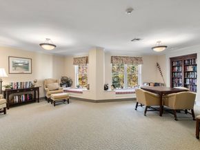 7 Crescent Way 105, Sturbridge MA 01518