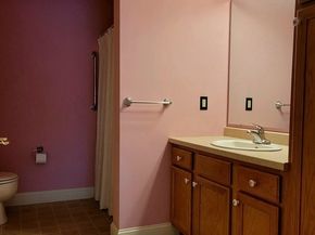 7 Crescent Way 105, Sturbridge MA 01518