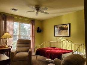 7 Crescent Way 105, Sturbridge MA 01518