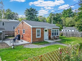 15 Morrison Way, Lakeville MA 02347