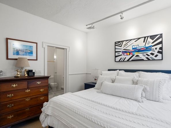 57 Warren Ave 3, Boston MA 02116
