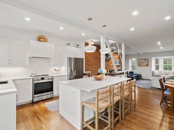 57 Warren Ave
