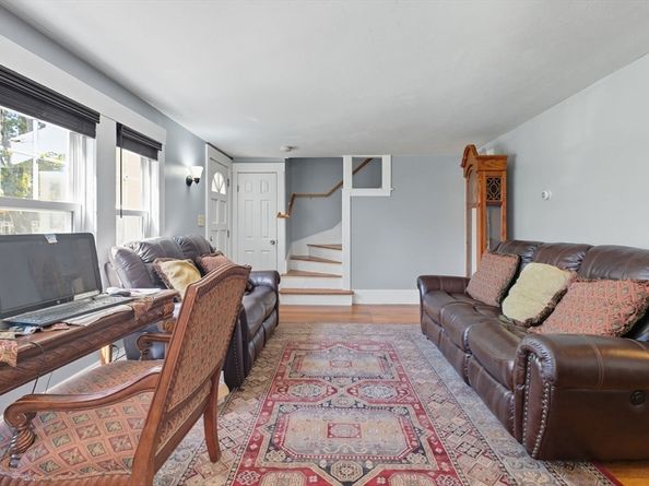 21 Gates Ave, Hudson MA 01749