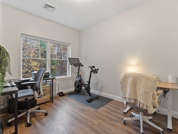 3202 Briarwood Vlg 3202, Clinton MA 01510