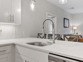 3202 Briarwood Vlg 3202, Clinton MA 01510