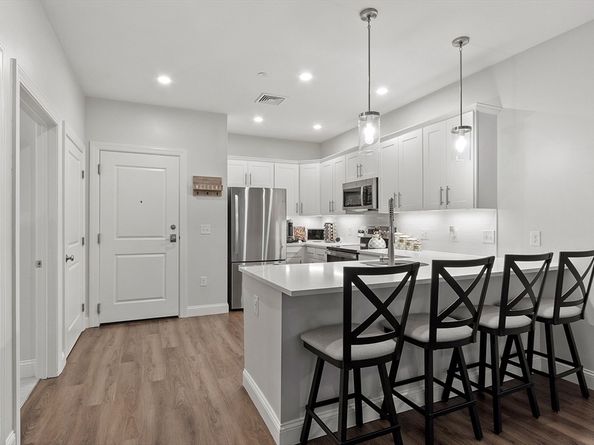 3202 Briarwood Vlg 3202, Clinton MA 01510