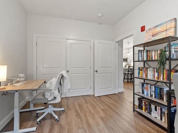 3202 Briarwood Vlg 3202, Clinton MA 01510