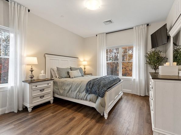 3202 Briarwood Vlg 3202, Clinton MA 01510