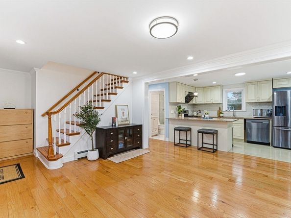 63 Dickerman Ln, Braintree MA 02184