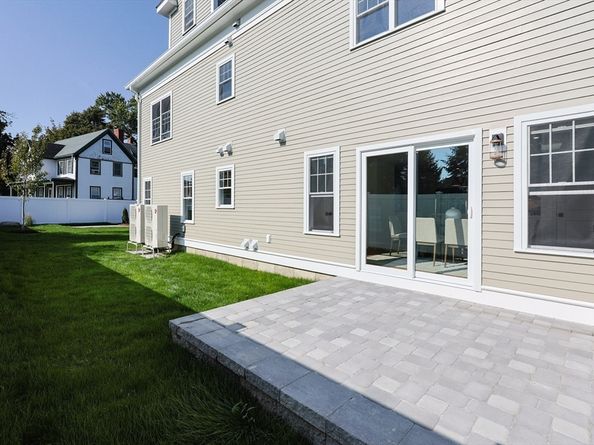 54 South St, Medford MA 02155