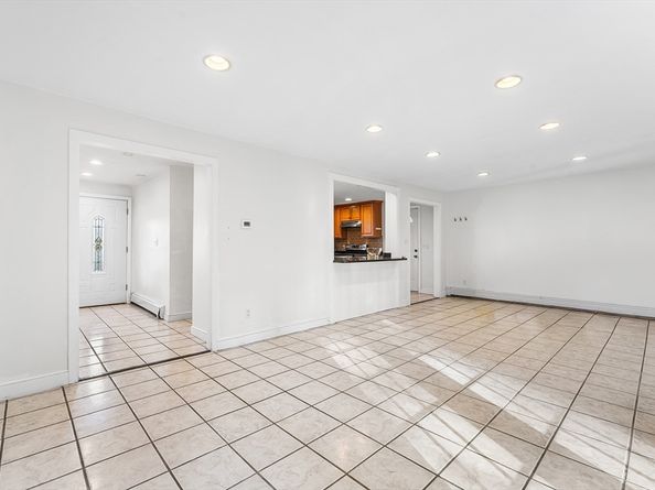 51 Crest Rd, Framingham MA 01701