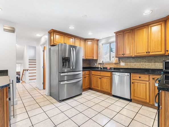 51 Crest Rd, Framingham MA 01701