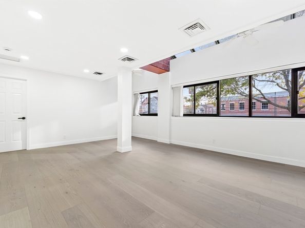 58 Merrimac St 25, Newburyport MA 01950