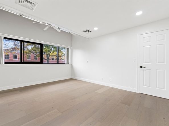 58 Merrimac St 25, Newburyport MA 01950