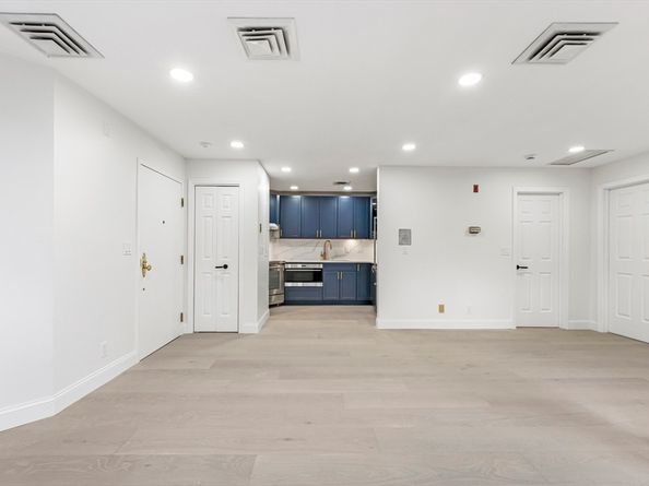 58 Merrimac St 25, Newburyport MA 01950