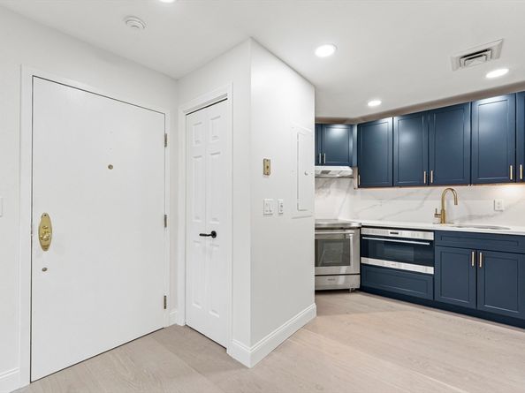 58 Merrimac St 25, Newburyport MA 01950