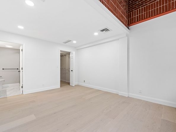 58 Merrimac St 25, Newburyport MA 01950