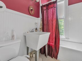51 Grove Ave, Leominster MA 01453