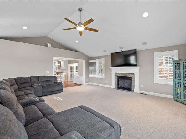 81 Central Tree Rd, Rutland MA 01543