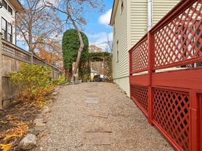 320 Pillings Pond Rd, Lynnfield MA 01940