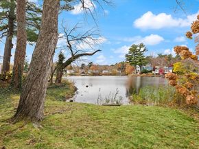 320 Pillings Pond Rd, Lynnfield MA 01940