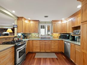 320 Pillings Pond Rd, Lynnfield MA 01940