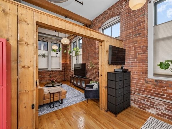 589 Essex St 102, Lynn MA 01901