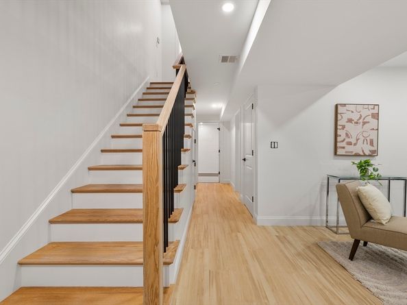 27 Coolidge Rd 1, Boston MA 02134