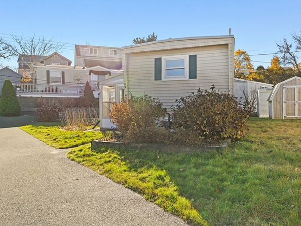 46 Kins Ct, Wareham MA 02558