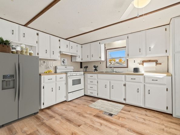 46 Kins Ct, Wareham MA 02558