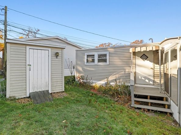 46 Kins Ct, Wareham MA 02558