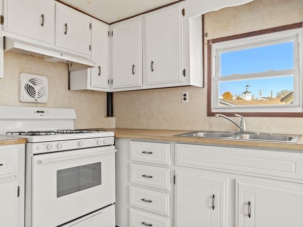 46 Kins Ct, Wareham MA 02558