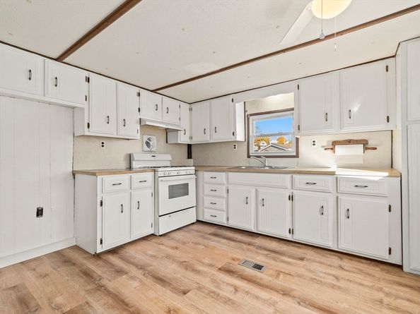 46 Kins Ct, Wareham MA 02558