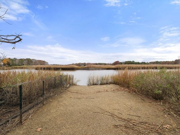 156 Sandwich Rd, Wareham MA 02571