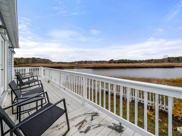 156 Sandwich Rd, Wareham MA 02571