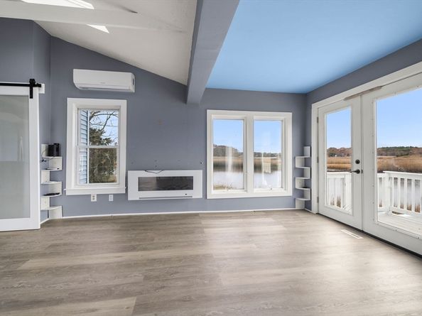 156 Sandwich Rd, Wareham MA 02571