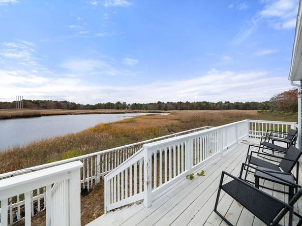 156 Sandwich Rd, Wareham MA 02571