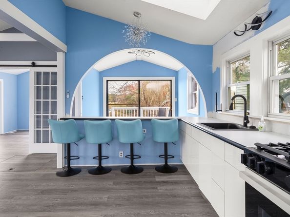 156 Sandwich Rd, Wareham MA 02571